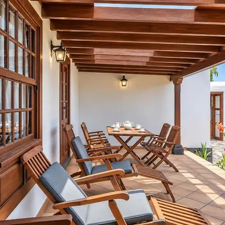 Гостевой дом Guestready - Villa Terrace Sea Views Вилья-де-Масо